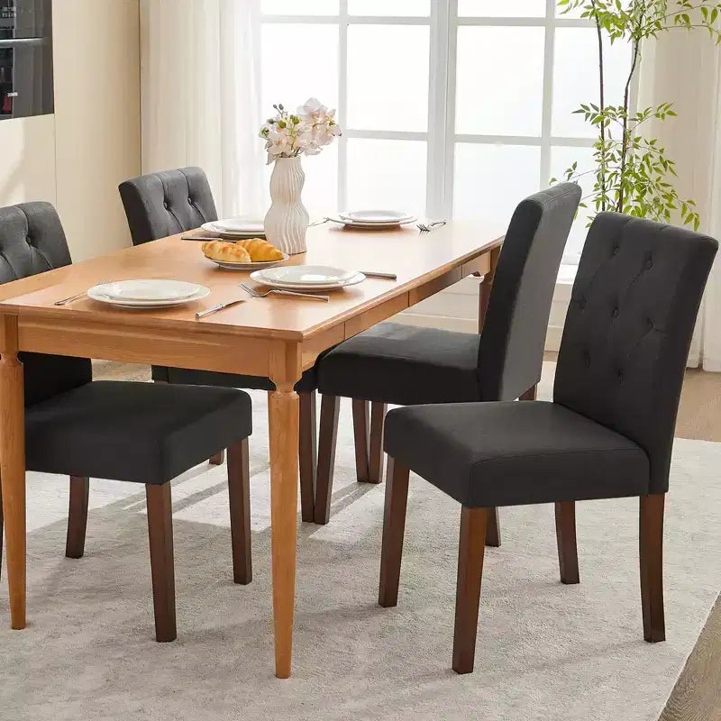 Sedie da pranzo trapuntate – Set da 2, rivestite in lino con gambe in legno