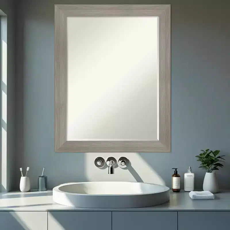 Specchio da parete per bagno con cornice smussata Grand Narrow, da mezzo pollice